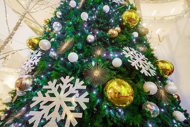 Giant Pixel Christmas Tree Oversized Cone Tree for Festive Christmas Decorations