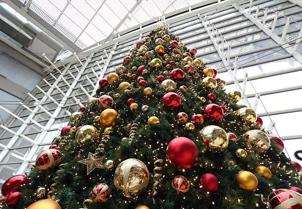 Giant Pixel Christmas Tree Oversized Cone Tree for Festive Christmas Decorations