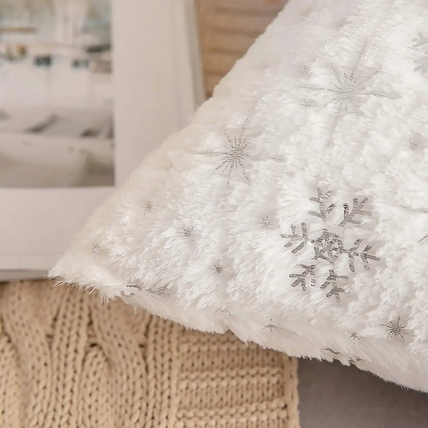 Christmas Cushion Cover 43x43cm Plush Fur Snowflake Print Cushion Covers Decorative Pillow Cover for Sofa Livingroom Home Decor