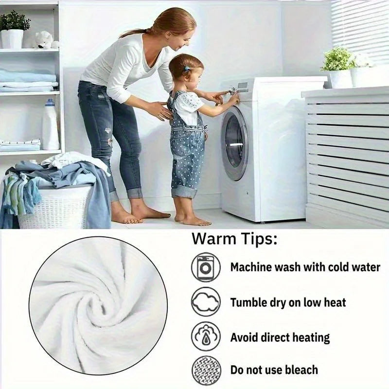 Christmas Flannel Blanket – Digital Santa/Reindeer Print, All-Season Cozy Polyester, Soft Touch, Ideal for Festive Decor & Gift