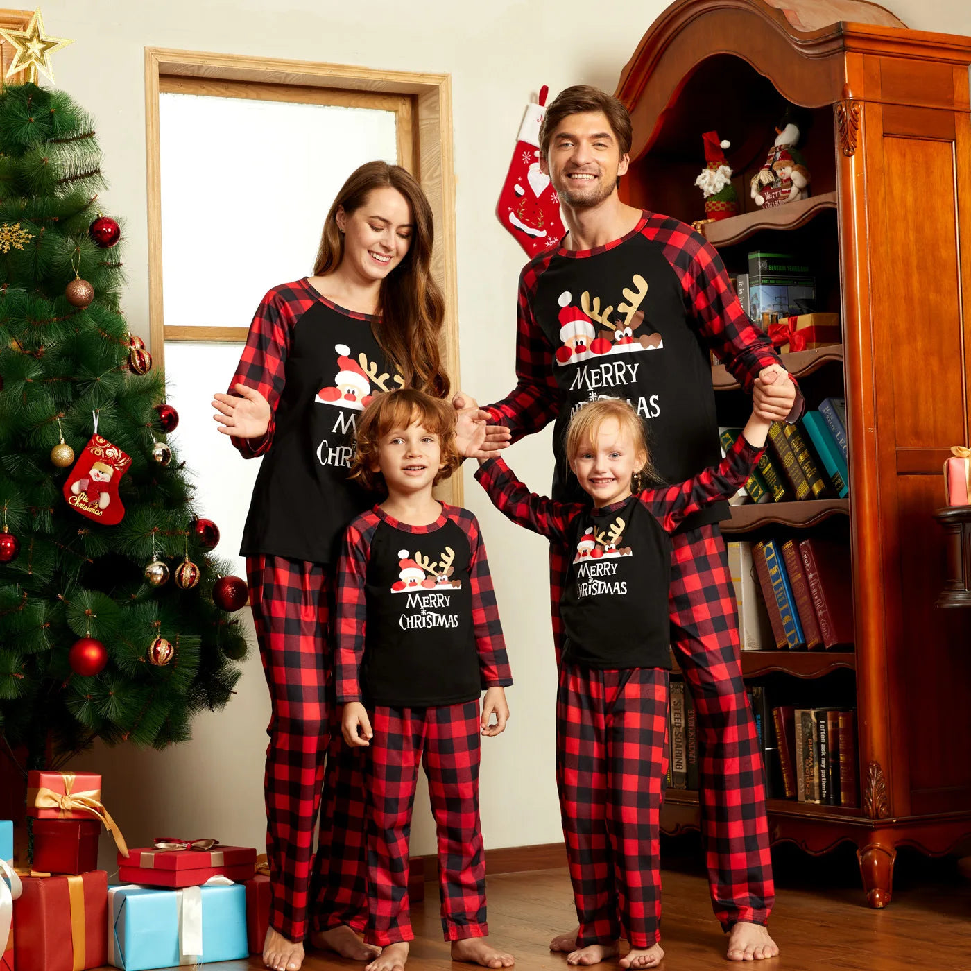 Christmas Pajamas Family Look Outfits Santa Claus Print Underwear Women Matching Clothes Set Casual Loose Sleep Men Clothing